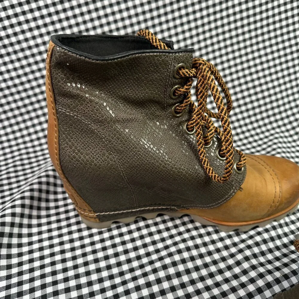Sorel 1964 Canvas Leather Waterproof Snow Wedge Bootie Size 9 Apres Ski Winter